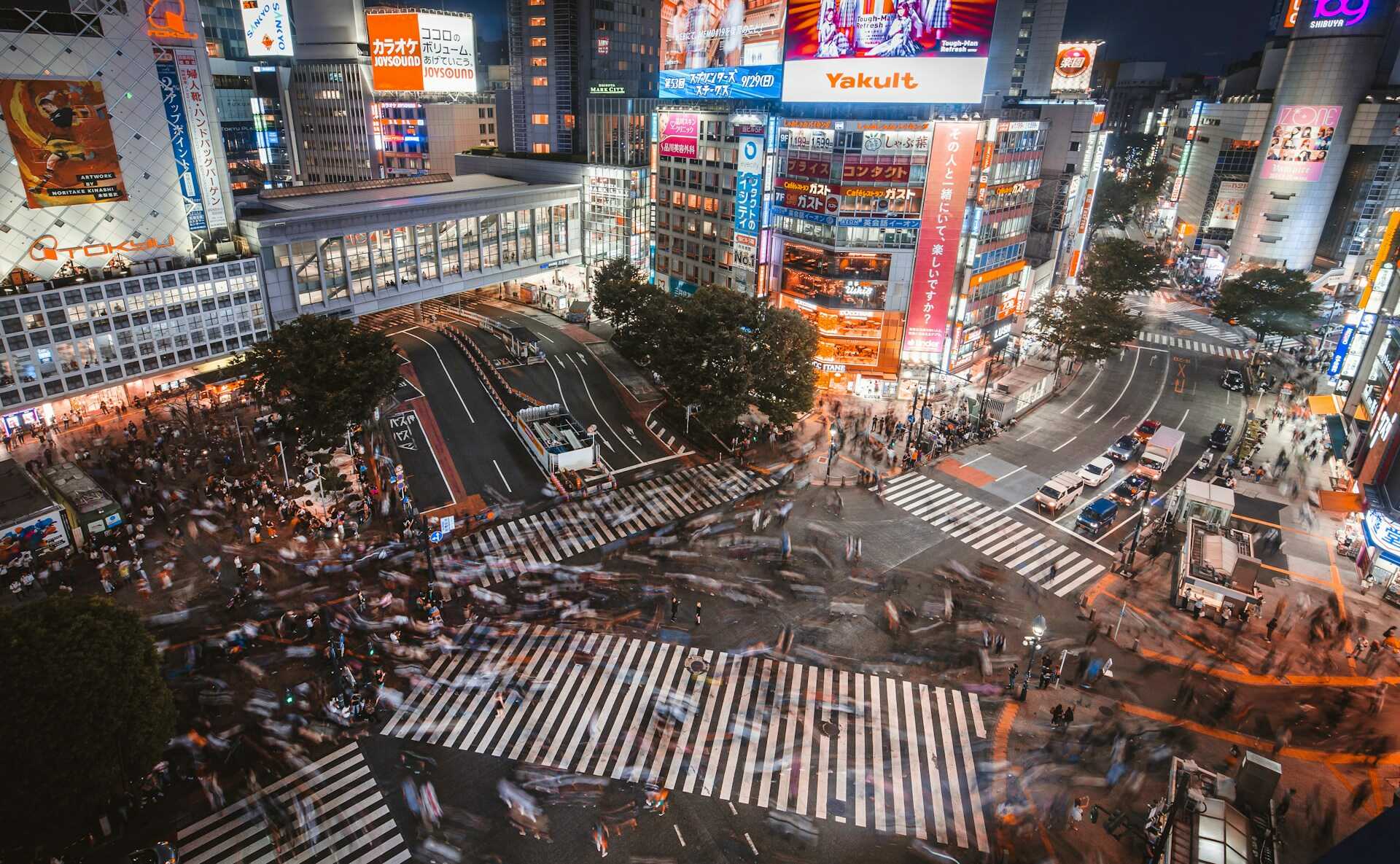 Things to Do in Tokyo City - The bustling Shibuya Crossing